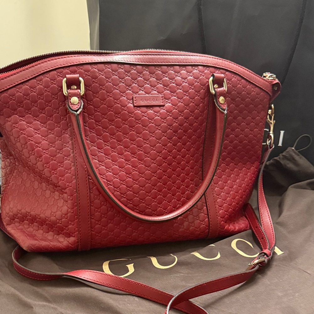 Gucci Microguccissima Red leather tote bag. - Picture 2 of 7